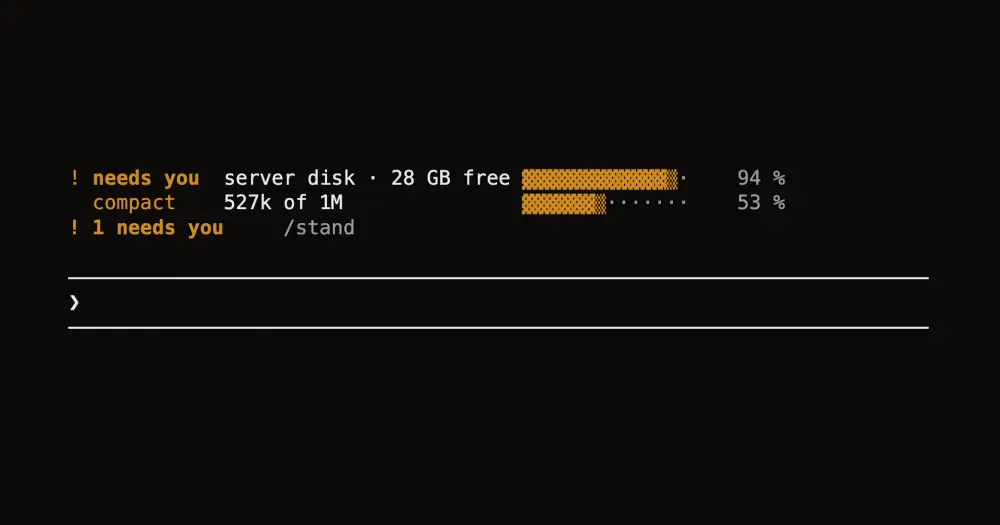 Leitstand above the Claude Code prompt: a server disk at 28 GB free marked needs you and a compact row at 527k of 1M